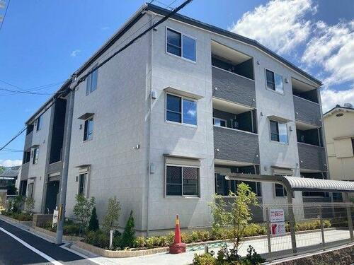 大阪府池田市神田４丁目 築2年8ヶ月 3階建