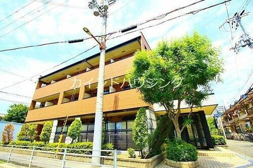 大阪府大阪市西成区南津守７丁目 3階建