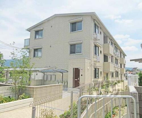 京都府京都市山科区川田御輿塚町 3階建 築5年2ヶ月