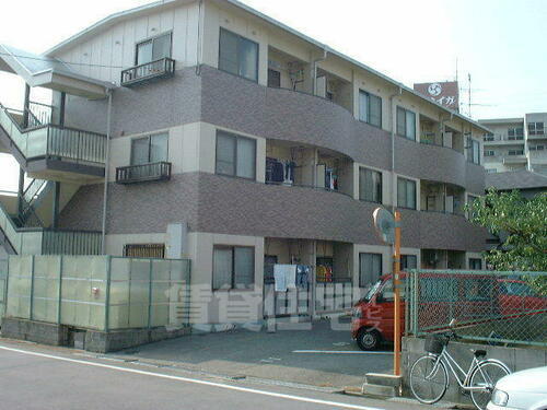横田コーポ 3階建