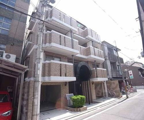 京都府京都市中京区猪熊通姉小路下る姉猪熊町 4階建