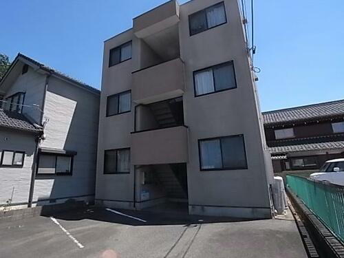 岐阜県岐阜市柳津町下佐波６丁目 3階建