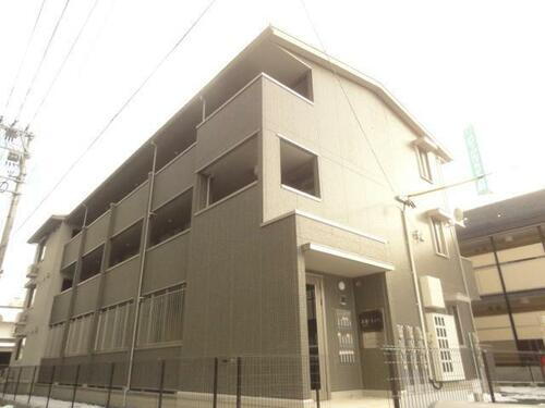 山形県山形市十日町４丁目 3階建
