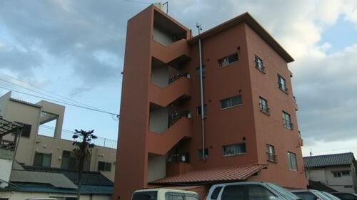 みどりビル 4階建