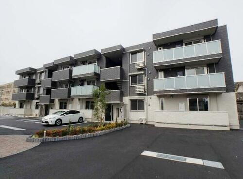 愛媛県松山市持田町３丁目 賃貸アパート