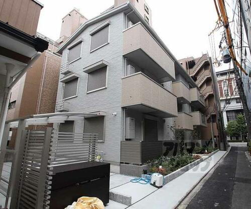 京都府京都市中京区西ノ京南聖町 築1年6ヶ月 3階建