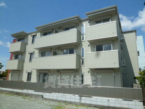大阪府豊中市螢池西町２丁目 3階建