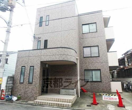 エクセルシャトー 3階建