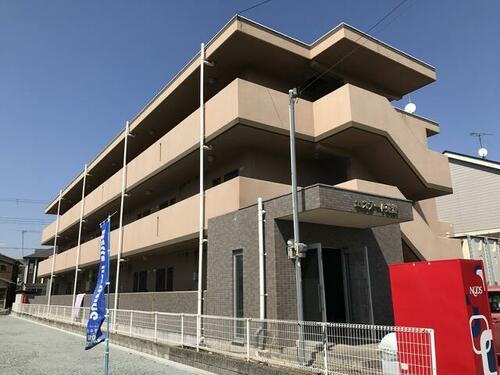 エステート英賀 3階建