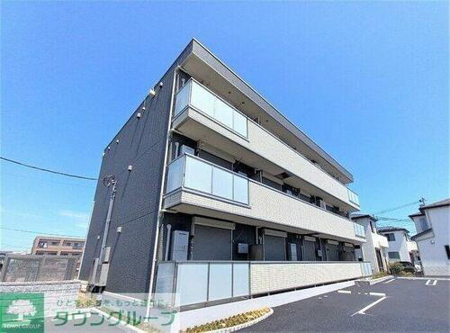 埼玉県越谷市蒲生南町 3階建