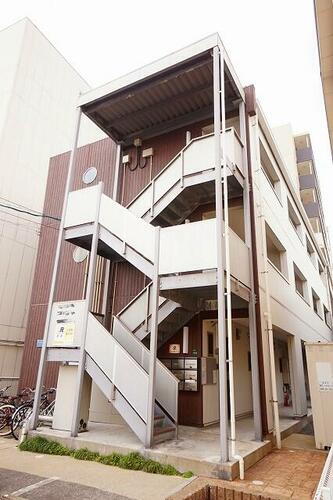 Ａレガート東比恵駅前 3階建