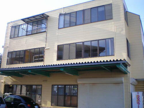 静岡県駿東郡長泉町上長窪 3階建 築35年4ヶ月