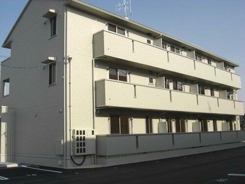 広島県福山市港町２丁目 3階建
