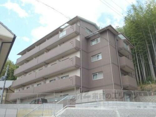 シャルレ１１番館 5階建