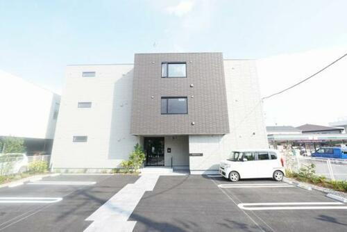 ベレオ中今泉 3階建