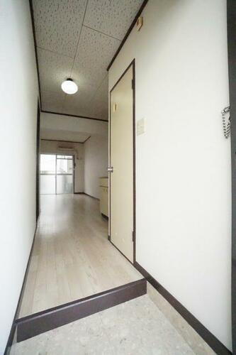 ラフォーレ松香台 3階建