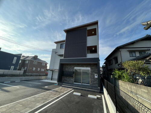 フォンターナ飾磨 3階建
