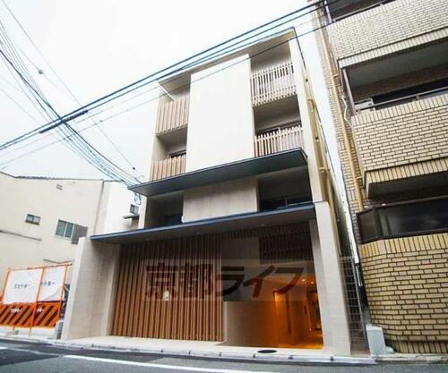 京都府京都市下京区福島町 4階建