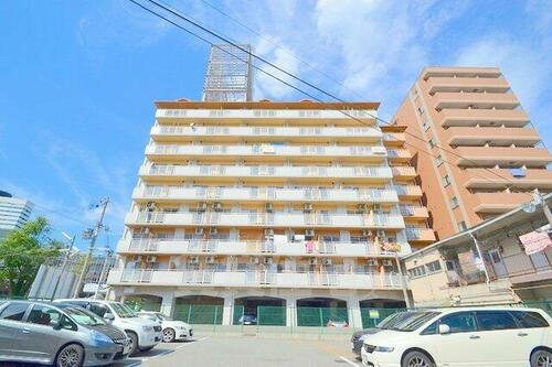 ホワイトハイツカドタ 9階建