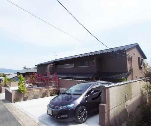 京都府京都市右京区鳴滝音戸山町 2階建