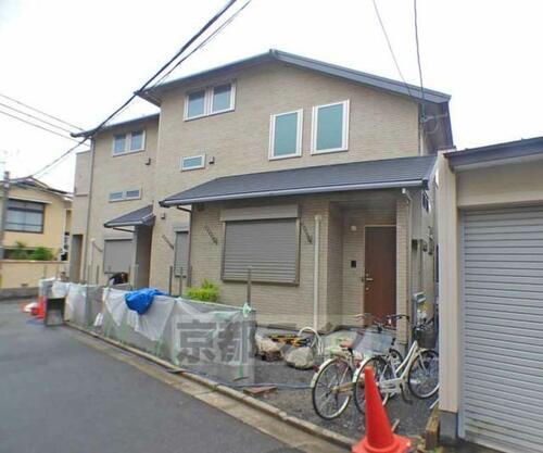 京都府京都市左京区下鴨芝本町 2階建
