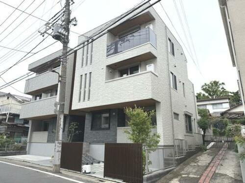 エクラージュ中目黒 3階建