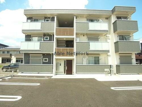岐阜県岐阜市茜部本郷３丁目 3階建 築2年1ヶ月