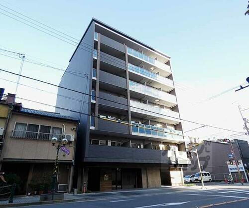 京都府京都市上京区千本通一条上る北伊勢殿構町 7階建