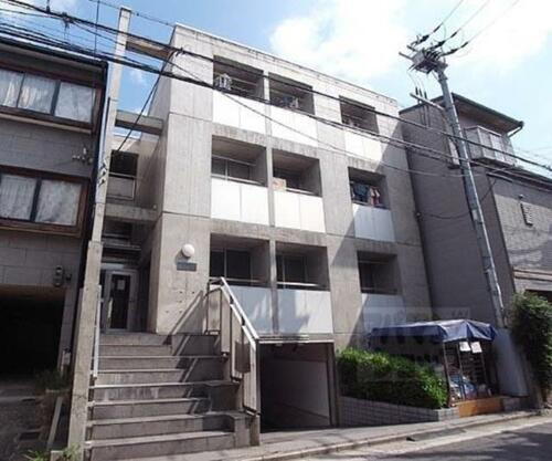 京都府京都市上京区油小路通丸太町上る米屋町 4階建