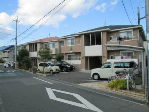 ＩＶＯＲＹ　ＣＯＵＲＴ 2階建