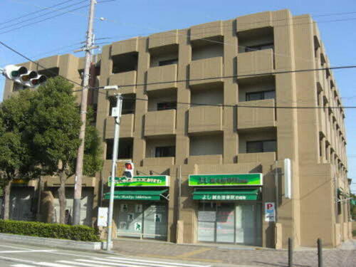 アストリアセブン 4階建