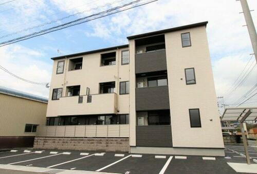 広島県福山市大門町４丁目 築6年5ヶ月 3階建