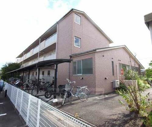 リュウライフ中川 3階建