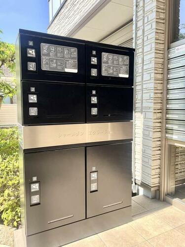 シャーメゾン　エクラージュ 3階建