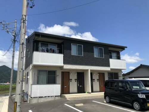 ローベルジュ　Ａ棟 2階建