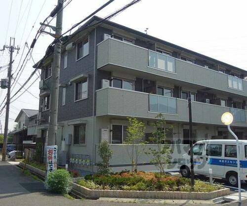 ラ　カーザセレーナ 3階建