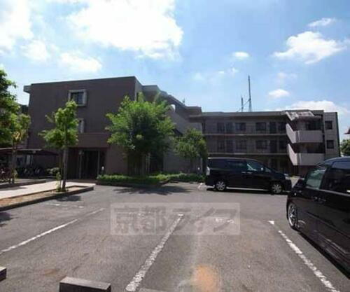 京都府城陽市富野堀口 3階建