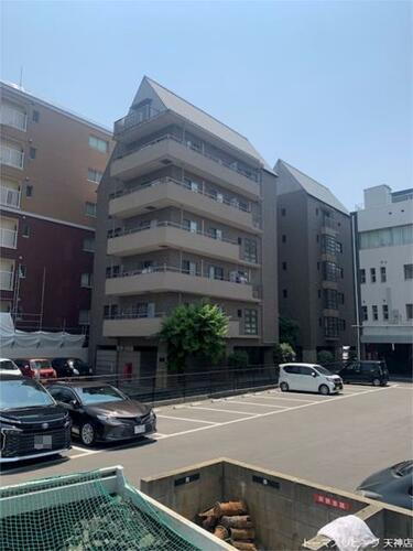 プラス・ド・平和 7階建