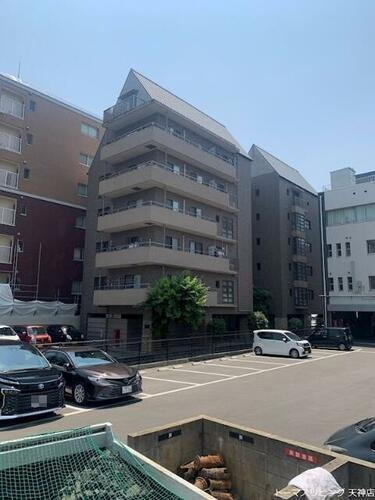プラス・ド・平和 7階建
