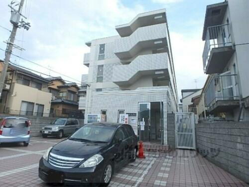 ラ・フロール小山 4階建