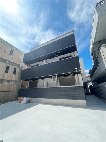 ソリティア西宮 3階建