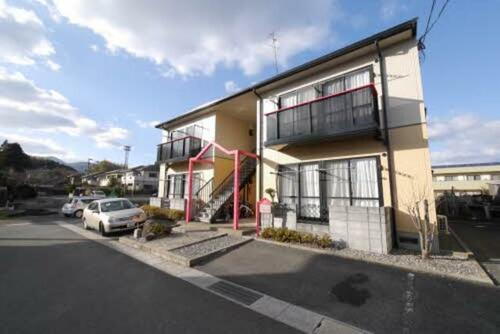 ヴェルドミール　Ａ棟 2階建