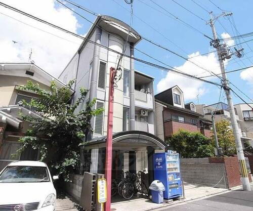 京都府京都市伏見区深草西浦町８丁目 3階建