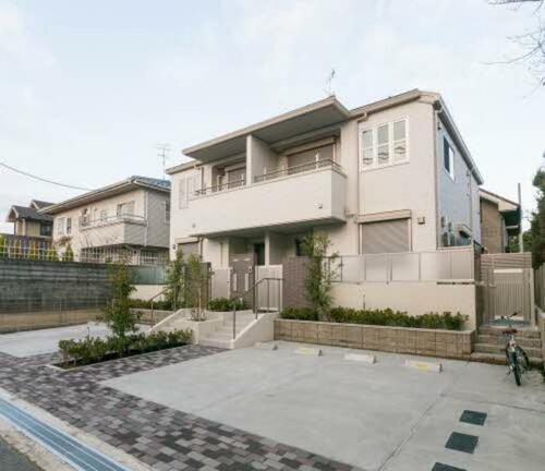 豊中市シャーメゾン緑丘 2階建