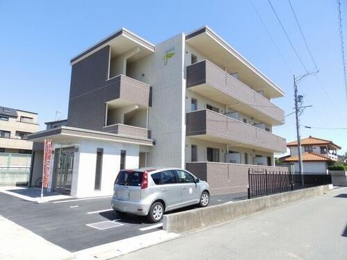 フェリシティコート 3階建