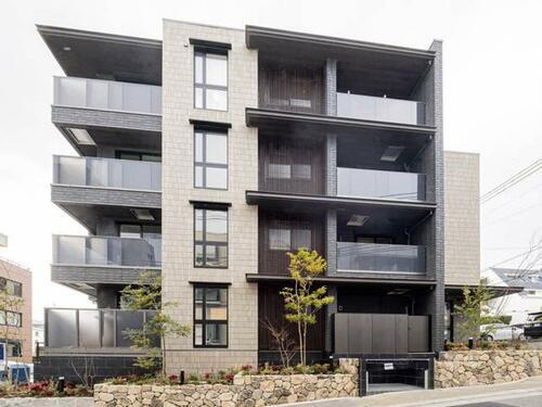 シャーメゾンガーデンズ山本通 4階建