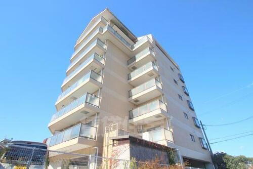 リバーサイド１０番館 7階建