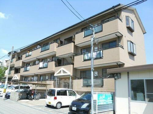 大阪府豊中市熊野町４丁目 3階建