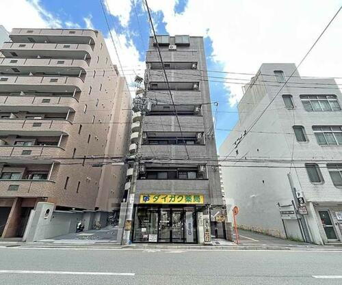 クレーデル四条 8階建