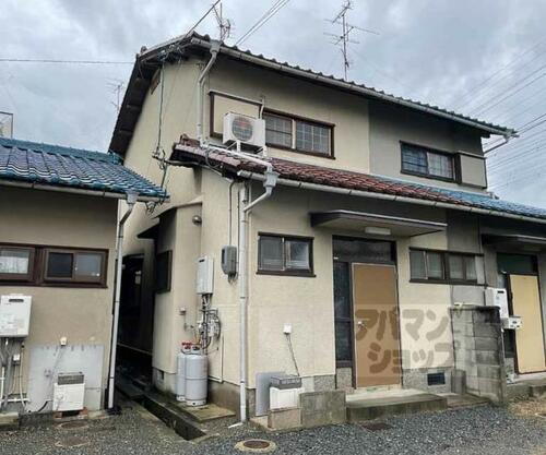 鶏冠井町荒内貸家２２－１ 2階建